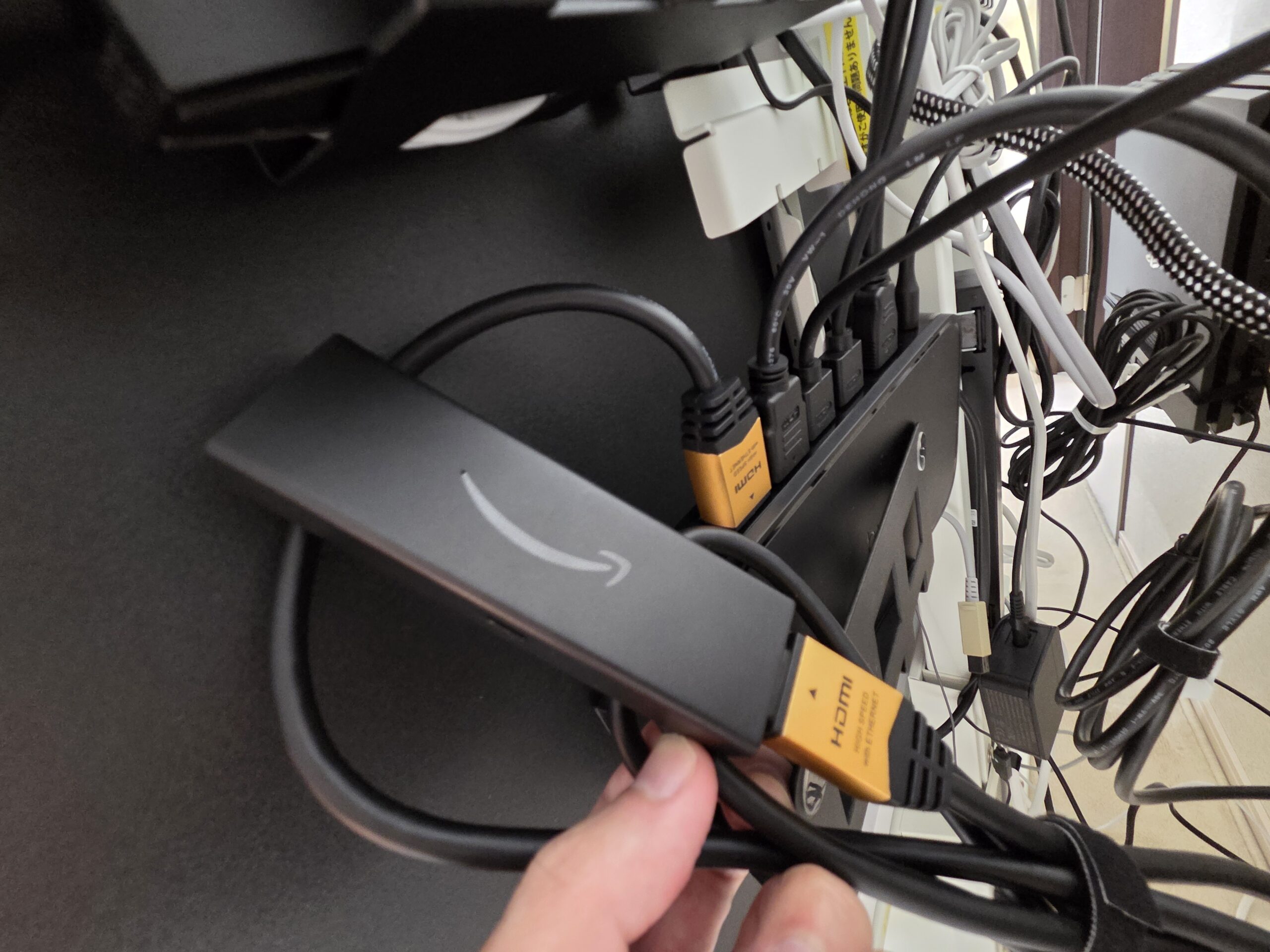 Fire TV Stickは延長ケーブルを使用し接続